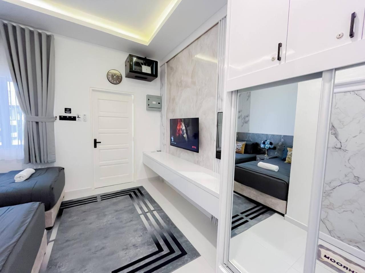 Auranad Tinyhouse Bandar Tanah Merah Wifi Netflix المظهر الخارجي الصورة
